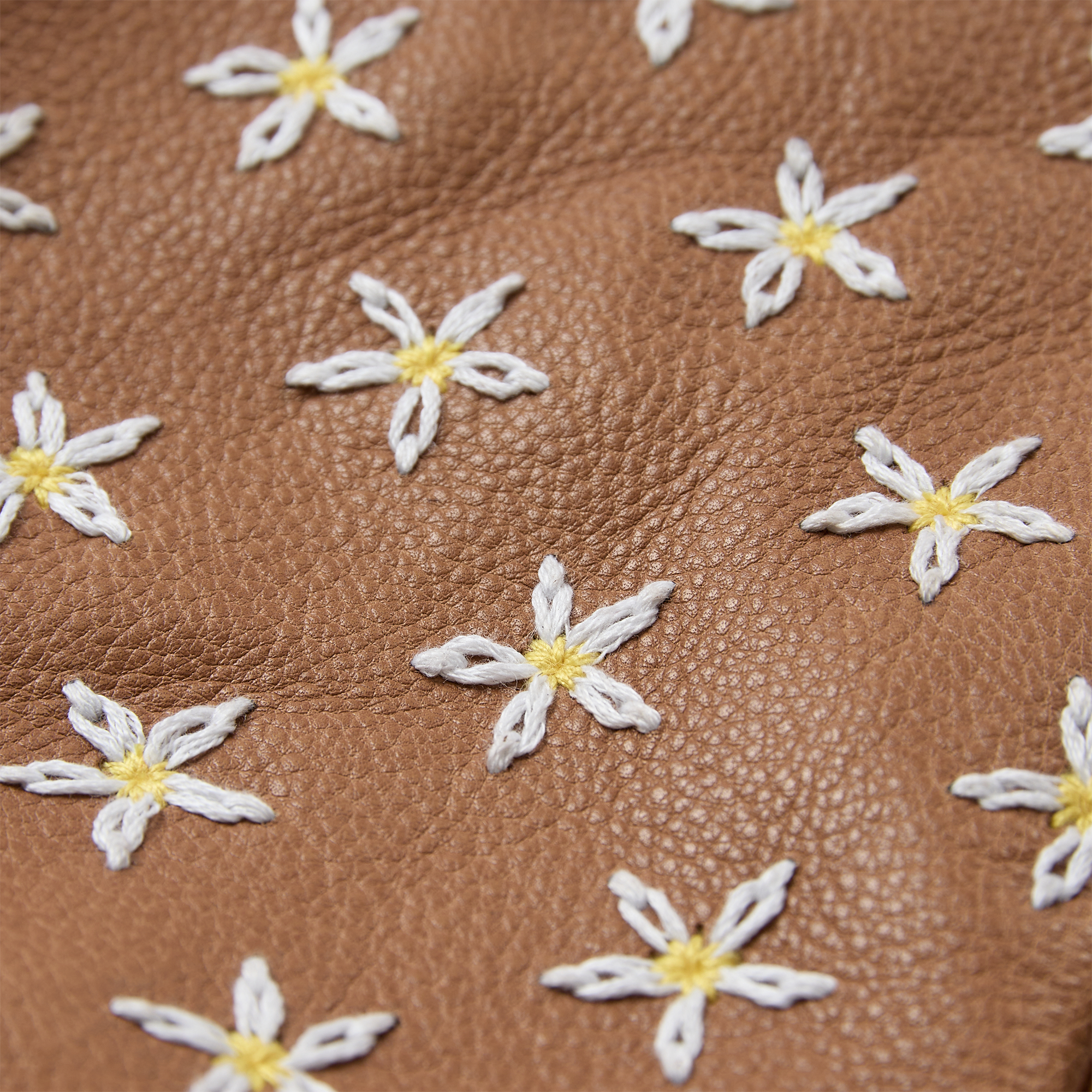 DayJenny Daisy flower sling bag - Desert Sand – Dayandmood - USA